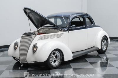 1937 Ford 5-Window Coupe Streetrod