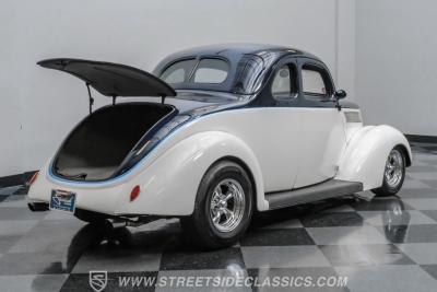 1937 Ford 5-Window Coupe Streetrod