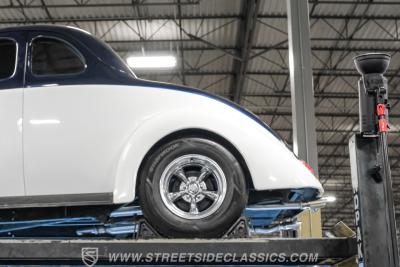 1937 Ford 5-Window Coupe Streetrod