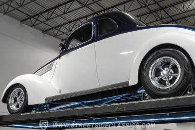1937 Ford 5-Window Coupe Streetrod