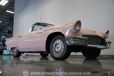 1957 Ford Thunderbird