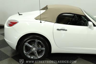 2009 Saturn Sky  Red Line