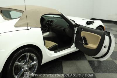 2009 Saturn Sky  Red Line