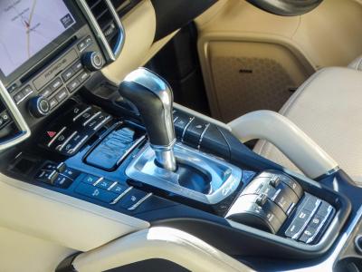 2017 Porsche 4.2 TD V8 S TiptronicS 4WD Euro 6 (s/s) 5dr