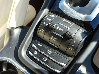 2017 Porsche 4.2 TD V8 S TiptronicS 4WD Euro 6 (s/s) 5dr