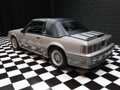 1990 Ford Mustang