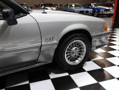 1990 Ford Mustang