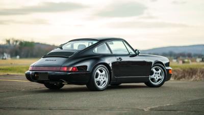 1990 Porsche 911 Carrera 2 Coupe