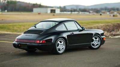 1990 Porsche 911 Carrera 2 Coupe