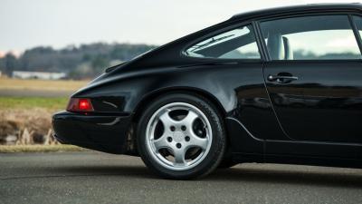 1990 Porsche 911 Carrera 2 Coupe