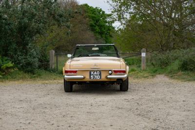 1966 Mercedes - Benz 230 SL Pagoda