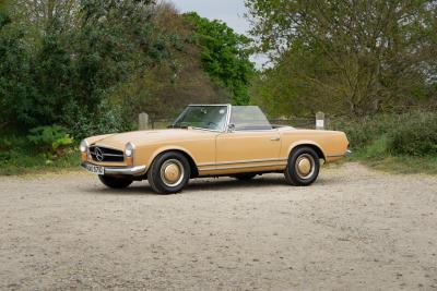 1966 Mercedes - Benz 230 SL Pagoda