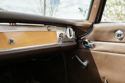 1966 Mercedes - Benz 230 SL Pagoda