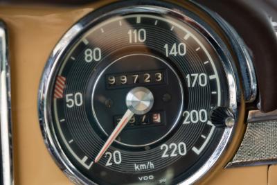 1966 Mercedes - Benz 230 SL Pagoda