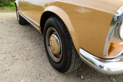 1966 Mercedes - Benz 230 SL Pagoda