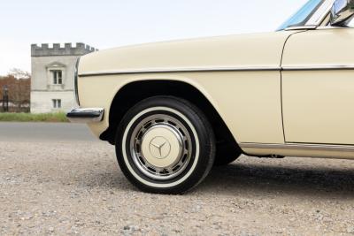 1976 Mercedes - Benz 230