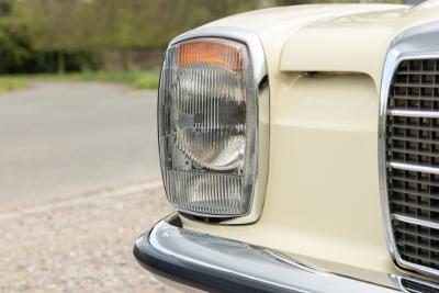 1976 Mercedes - Benz 230