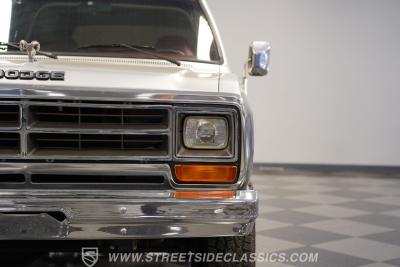 1987 Dodge Ramcharger LE 150 4x4