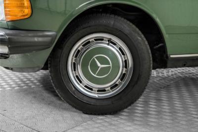1978 Mercedes - Benz 200-serie
