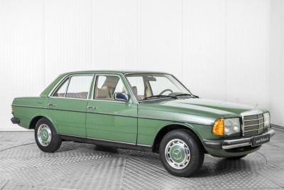 1978 Mercedes - Benz 200-serie