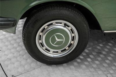 1978 Mercedes - Benz 200-serie