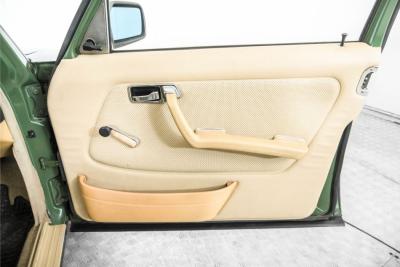 1978 Mercedes - Benz 200-serie