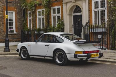 1988 Porsche 911 3.2 Carrera Sport