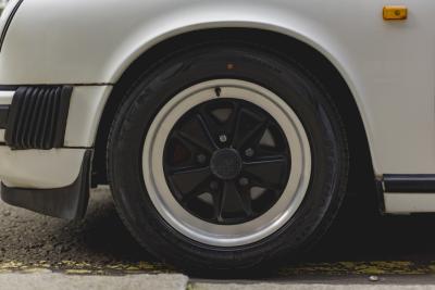 1988 Porsche 911 3.2 Carrera Sport