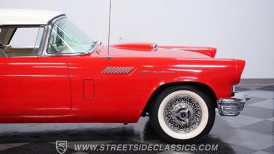 1957 Ford Thunderbird