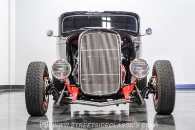 1932 Ford 3-Window Coupe