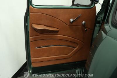 1952 Chevrolet 3100 5 Window Restomod