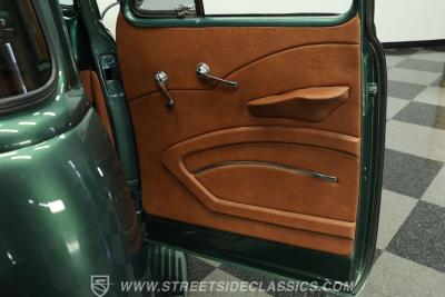 1952 Chevrolet 3100 5 Window Restomod