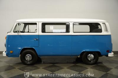 1976 Volkswagen Type 2 Bus