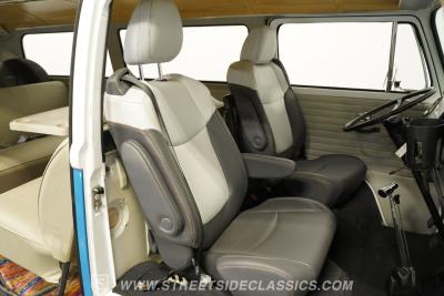 1976 Volkswagen Type 2 Bus