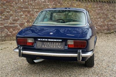 1974 Alfa Romeo GTV 2000 Bertone &ldquo;Blu Ollandese over Naturale&rdquo;