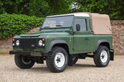 1990 Land Rover 90 Pick-up with canvas top &ldquo;Restored-rebuilt-renewed&rdquo;
