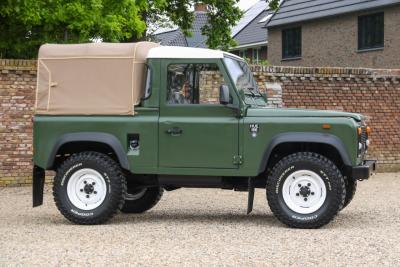 1990 Land Rover 90 Pick-up with canvas top &ldquo;Restored-rebuilt-renewed&rdquo;