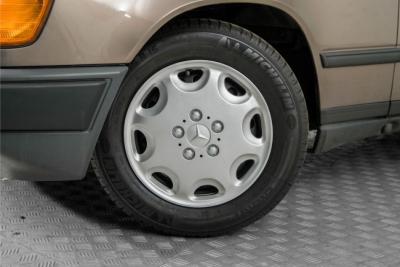 1986 Mercedes - Benz 300TD automaat W124