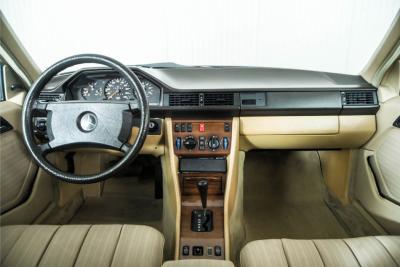 1986 Mercedes - Benz 300TD automaat W124
