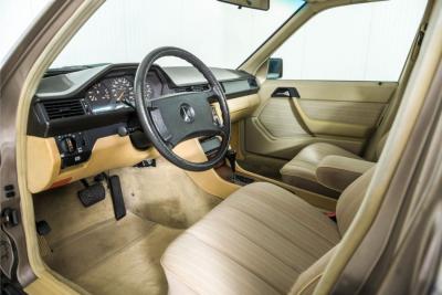 1986 Mercedes - Benz 300TD automaat W124