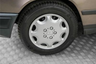 1986 Mercedes - Benz 300TD automaat W124