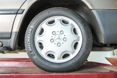 1986 Mercedes - Benz 300TD automaat W124