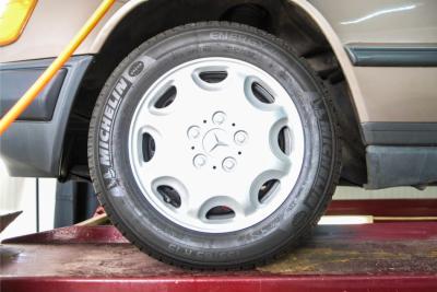 1986 Mercedes - Benz 300TD automaat W124