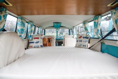 1966 Volkswagen Type 2 Split Screen (Microbus) 13 Window