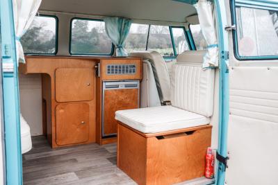 1966 Volkswagen Type 2 Split Screen (Microbus) 13 Window