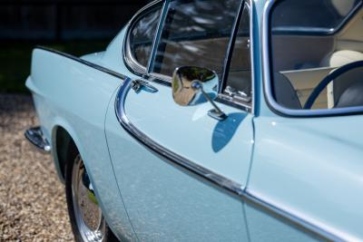 1964 Volvo P1800S