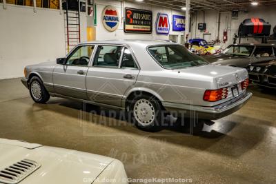 1991 Mercedes - Benz 560-Class
