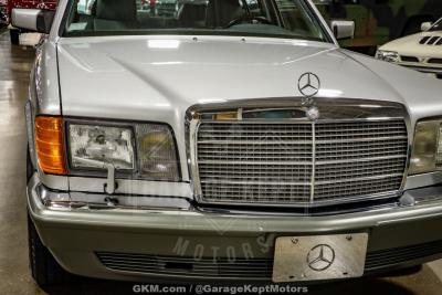 1991 Mercedes - Benz 560-Class