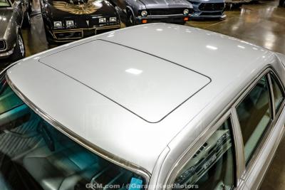 1991 Mercedes - Benz 560-Class