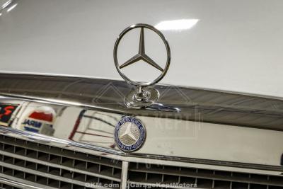 1991 Mercedes - Benz 560-Class